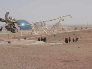 Illustration for article titled On the border of China and Mongolia, you can find two dinosaurs french-kissing